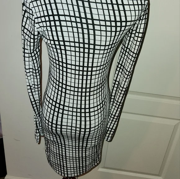 FOREVER 21 DRESS ! - Picture 5 of 5